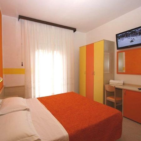 Hotel Ristoro Белариа-Игеа Марина Екстериор снимка