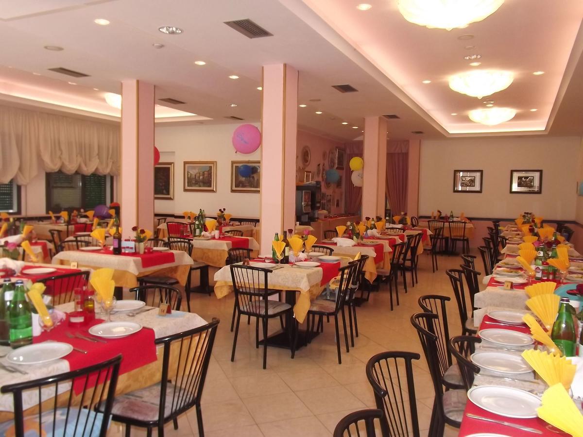 Hotel Ristoro Белариа-Игеа Марина Екстериор снимка